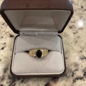 Burlington Northern Santa Fe 10ct Gold Ring with Garnet Stone (1ct)